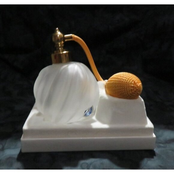 Roberto Capucci Made in France Frosted Crystal Glass Atomizer Spray Bottle - Picture 4 of 8